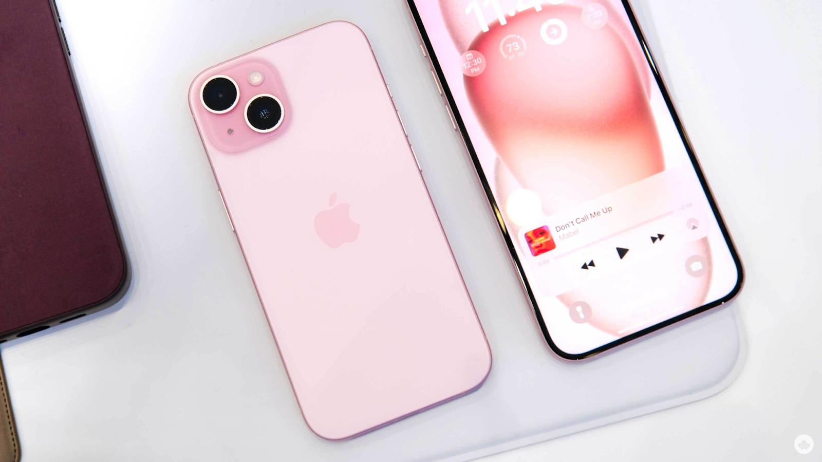 alamanda-pink-iphone15